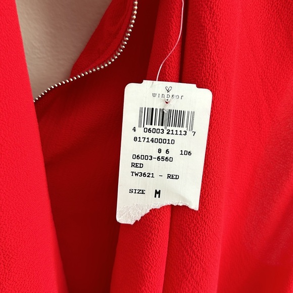 Windsor Deep V Neck Drape Front Choker Detail Crop Top - Picture 4 of 6